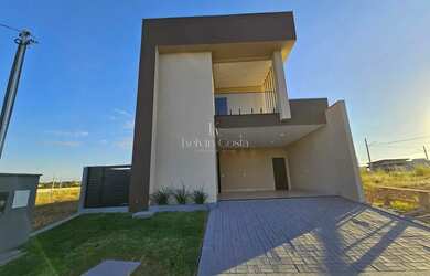 Imagem: A casa em condomínio possui 3 Dormitórios, 4 Banheiros, 4