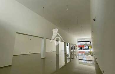 Imagem: O depósito possui 5 Vagas na garagem, 500m² de Área, Imóvel