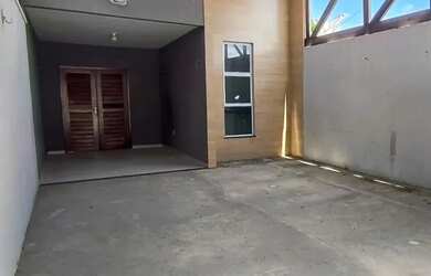 Imagem: A casa possui 2 Dormitórios, 1 Banheiro, 1 Vaga na garagem