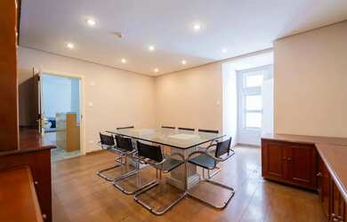 Imagem: O depósito possui 1 Vaga na garagem e 120m² de Área e está