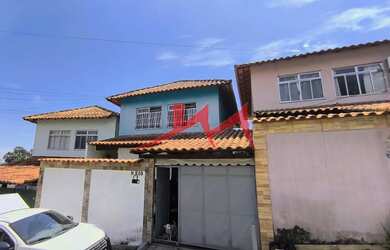 Imagem: A casa possui 3 Dormitórios, 3 Banheiros, 2 Vagas na garagem