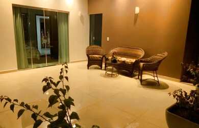 Imagem: A casa em condomínio possui 4 Dormitórios, 5 Banheiros, 4