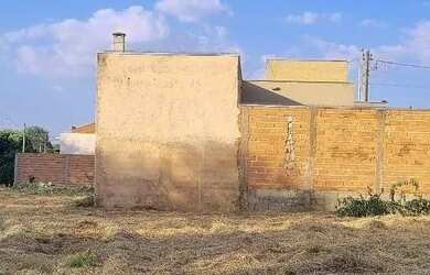 Imagem: O terreno possui 200m² de Área e está localizado em Jardinópolis