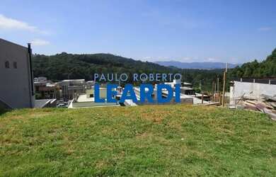 Imagem: O terreno possui 360m² de Área e está localizado em Rio