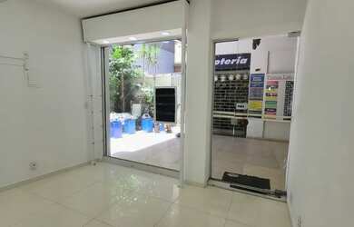 Imagem: O depósito possui 1 Vaga na garagem e 70m² de Área e está