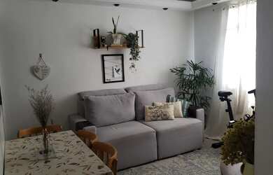 Imagem: O apartamento possui 2 Dormitórios, 1 Banheiro, 1 Vaga na garagem