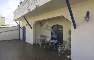 Imagem: O depósito possui 3 Vagas na garagem e 214m² de Área e está