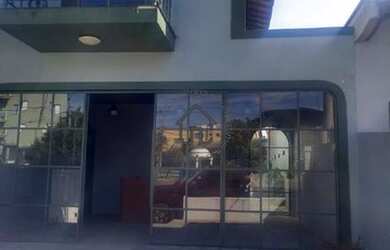 Imagem: A casa possui 3 Dormitórios, 5 Banheiros, 230m² de Área e