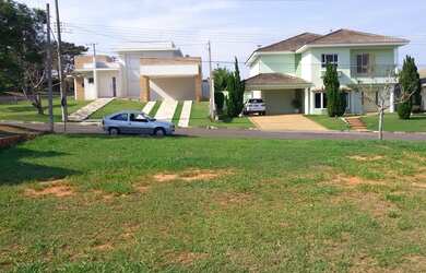 Imagem: O terreno possui 1.000m² de Área e está localizado em Avecuia