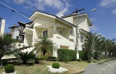 Imagem: A casa em condomínio possui 5 Dormitórios, 5 Banheiros, 5