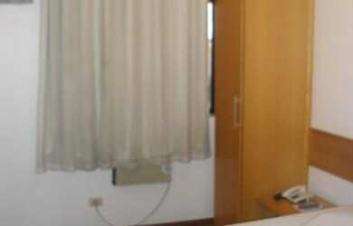 Imagem: O apartamento possui 1 Dormitório, 1 Banheiro, 1 Vaga na garagem