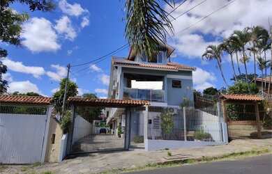 Imagem: A casa em condomínio possui 3 Dormitórios, 3 Banheiros, 2