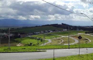 Imagem: O terreno à venda possui 250m² de Área e está localizado