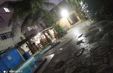 Imagem: A casa possui 5 Dormitórios e 5 Vagas na garagem e está localizado