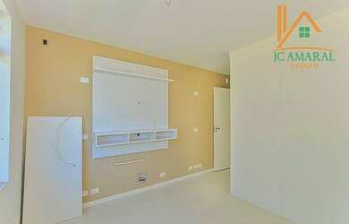 Imagem: A casa em condomínio possui 3 Dormitórios, 3 Banheiros, 2