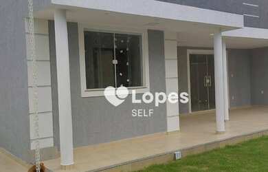 Imagem: A casa possui 3 Dormitórios, 2 Banheiros, 5 Vagas na garagem