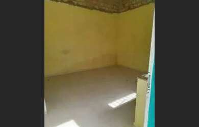 Imagem: A casa possui 1 Dormitório e 1 Banheiro e está localizado