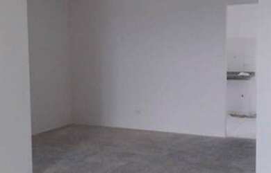 Imagem: O apartamento possui 3 Dormitórios, 1 Banheiro, 1 Vaga na garagem