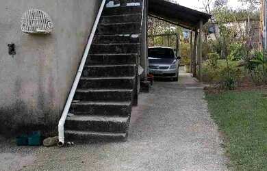 Imagem: A chácara possui 2m² de Área, Churrasqueira, Varanda e está