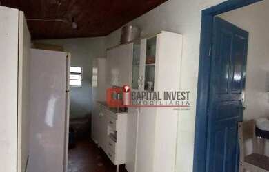 Imagem: A casa possui 2 Dormitórios, 1 Banheiro, 1 Vaga na garagem