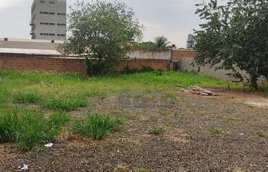 Imagem: O terreno possui 800m² de Área e está localizado em Centro