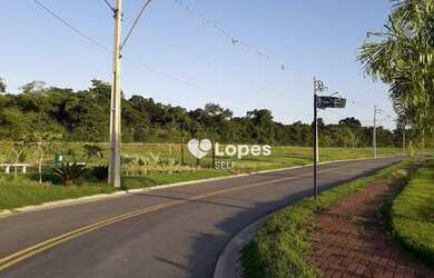Imagem: A casa em condomínio possui 4 Dormitórios, 5 Banheiros, 3