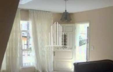 Imagem: A casa possui 3 Dormitórios, 3 Banheiros, 1 Vaga na garagem