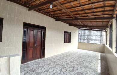 Imagem: A casa possui 3 Dormitórios, 2 Banheiros e está localizado