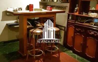 Imagem: A casa possui 4 Dormitórios, 3 Banheiros, 5 Vagas na garagem