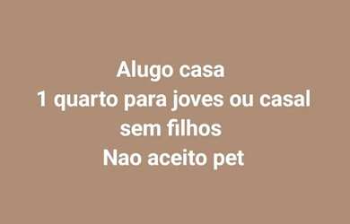 Imagem: A casa possui 1 Dormitório, 1 Banheiro, 1 Vaga na garagem