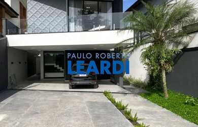 Imagem: A casa para alugar possui 3 Dormitórios, 4 Banheiros, 4 Vagas