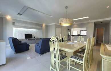 Imagem: O apartamento possui 4 Dormitórios, 5 Banheiros, 2 Vagas na