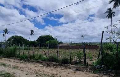 Imagem: O terreno possui 725m² de Área e está localizado em Conde