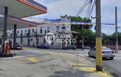 Imagem: O depósito possui 5 Vagas na garagem, 611m² de Área e está