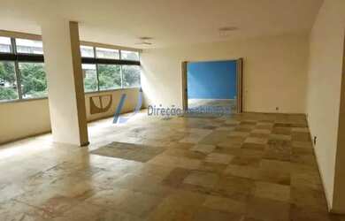 Imagem: O apartamento possui 4 Dormitórios, 5 Banheiros, 1 Vaga na