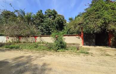 Imagem: A casa possui 2 Dormitórios, 2 Banheiros, 5 Vagas na garagem