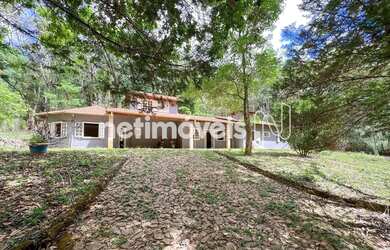 Imagem: A casa em condomínio possui 4 Dormitórios, 4 Banheiros, 5