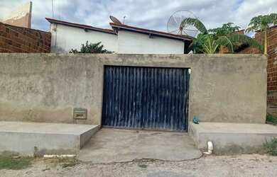 Imagem: A casa possui 3 Dormitórios, 3 Banheiros, 1 Vaga na garagem