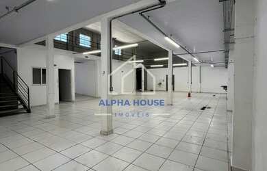 Imagem: O depósito possui 900m² de Área e está localizado em Jardim