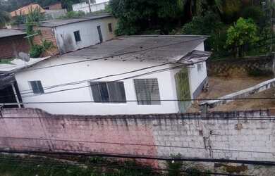 Imagem: A casa possui 2 Dormitórios, 1 Banheiro, 1 Vaga na garagem