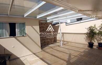 Imagem: A casa possui 3 Dormitórios, 2 Banheiros, 2 Vagas na garagem