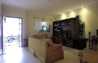 Imagem: A casa possui 2 Dormitórios, 1 Banheiro e 100m² de Área e