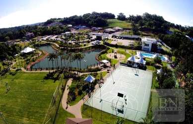 Imagem: A casa em condomínio possui 3 Dormitórios, 2 Banheiros, 2