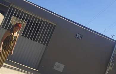 Imagem: A casa possui 2 Dormitórios, 1 Banheiro, 3 Vagas na garagem