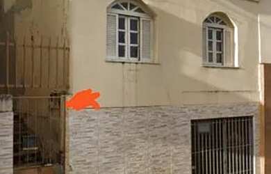 Imagem: A casa possui 5 Dormitórios, 5 Banheiros, 1 Vaga na garagem