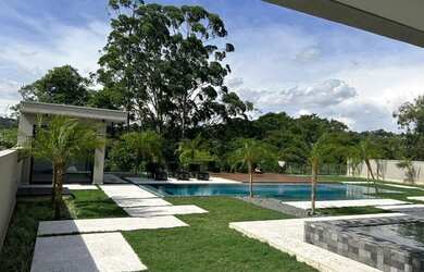 Imagem: A casa em condomínio possui 5 Dormitórios, 5 Banheiros, 5