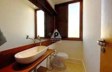 Imagem 9: Obra de arte espetacular com vistas deslumbrantes e em alto nível de...