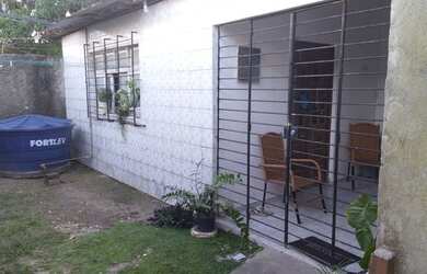 Imagem: A casa possui 2 Dormitórios, 1 Banheiro e está localizado