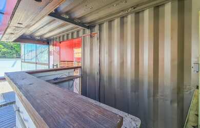 Imagem: O depósito possui 5 Vagas na garagem, 185m² de Área, Imóvel