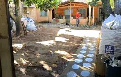 Imagem: A casa possui 2 Dormitórios, 3 Banheiros, 5 Vagas na garagem